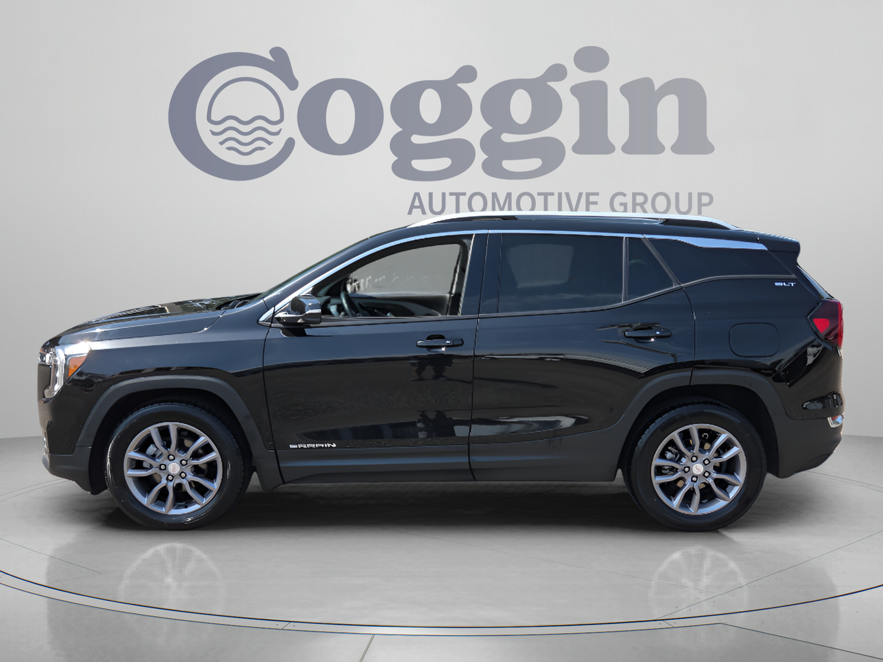 Certified 2024 GMC Terrain SLT FWD image 2