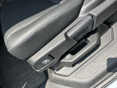 Used 2023 Honda Odyssey Touring image 43