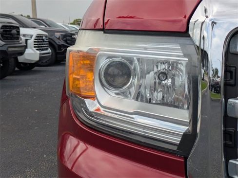 Used 2019 GMC Canyon Denali image 10