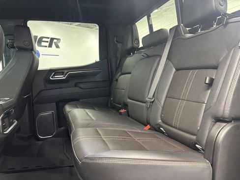 Used 2023 Chevrolet Silverado 1500 High Country w/ Technology Package image 9