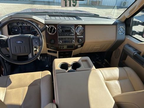 Used 2012 Ford F250 Lariat w/ Chrome Pkg image 19
