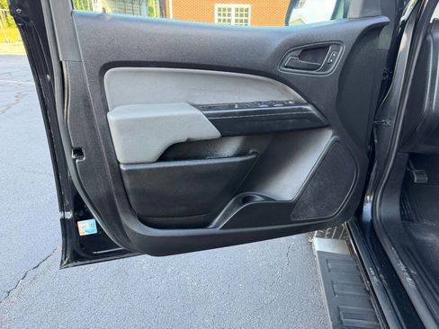Used 2019 Chevrolet Colorado W/T w/ WT Convenience Package RWD image 12