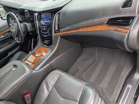 Used 2018 Cadillac Escalade ESV Premium Luxury AWD/4WD image 24