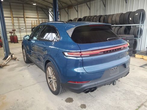 Used 2024 Porsche Cayenne S AWD/4WD image 4