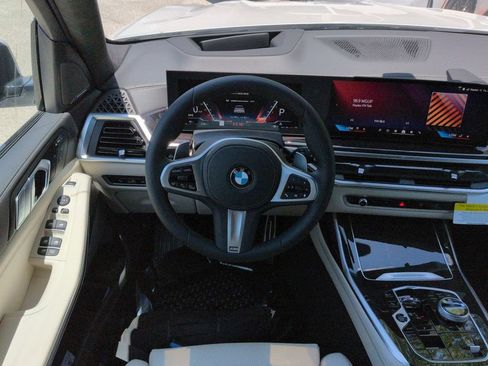 New 2027 BMW X7 xDrive40i w/ Executive Package AWD/4WD image 16