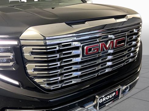Certified 2025 GMC Sierra 1500 Denali w/ Denali Reserve Package AWD/4WD image 29