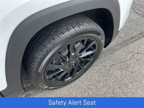 Certified 2023 GMC Terrain SLE w/ Driver Convenience Package AWD/4WD image 20