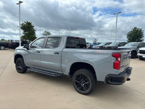 Used 2024 Chevrolet Silverado 1500 LT Trail Boss w/ Convenience Package II AWD/4WD image 3