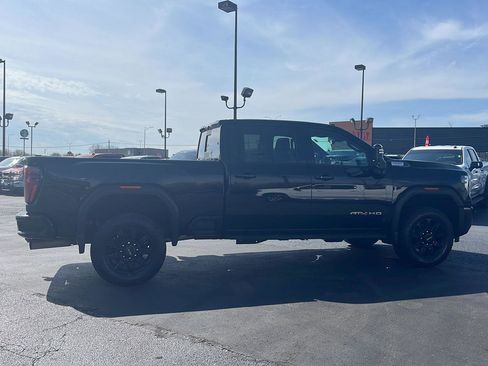 Used 2024 GMC Sierra 2500 AT4 w/ AT4 Premium Plus Package AWD/4WD image 6
