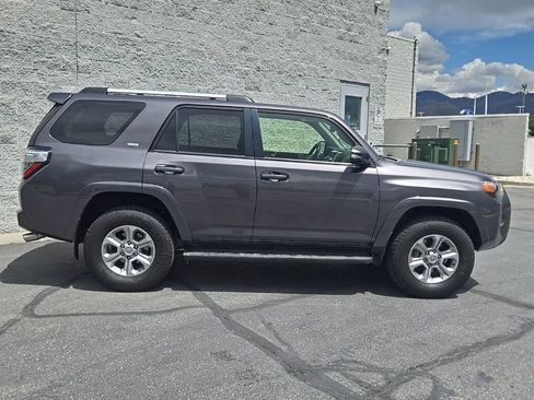 Used 2019 Toyota 4Runner SR5 Premium w/ Wilderness Package AWD/4WD image 2