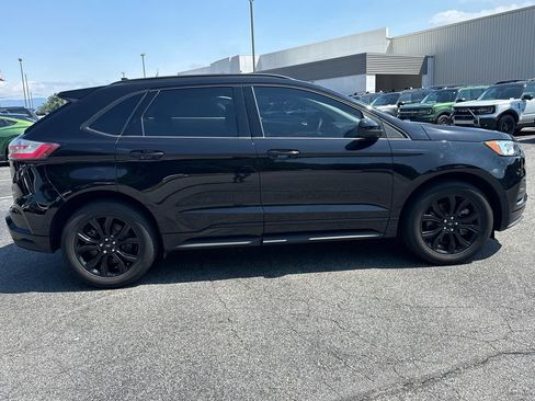 Used 2022 Ford Edge SE w/ Black Appearance Package AWD/4WD image 8