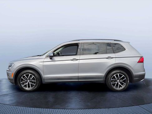 Used 2021 Volkswagen Tiguan SE FWD image 3