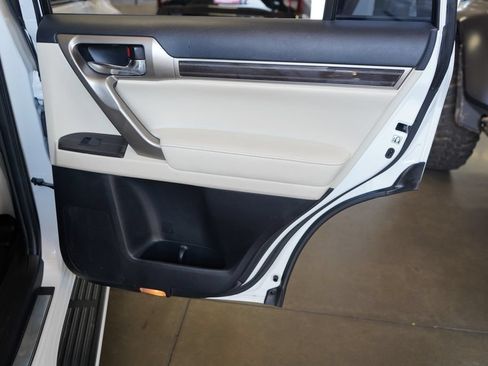 Used 2020 Lexus GX 460 Premium AWD/4WD image 21
