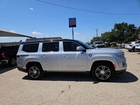 Used 2022 Jeep Grand Wagoneer Series I AWD/4WD image 9