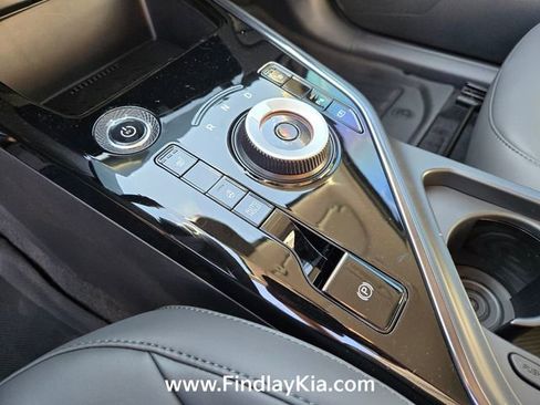 New 2026 Kia Niro Wind FWD image 17