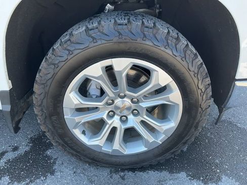 Used 2023 Chevrolet Silverado 1500 LTZ AWD/4WD image 17