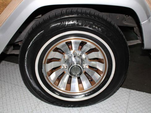 Used 1986 Jeep Grand Wagoneer image 89