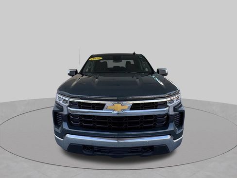 Used 2025 Chevrolet Silverado 1500 LT AWD/4WD image 3