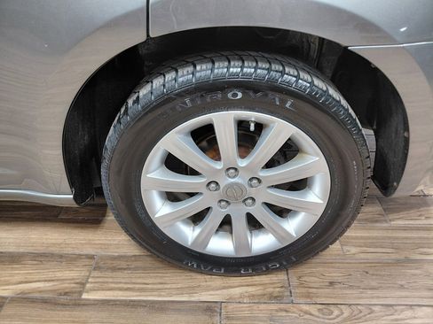 Used 2011 Chrysler 200 Touring image 12