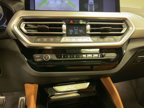 Certified 2025 BMW X4 xDrive30i image 26
