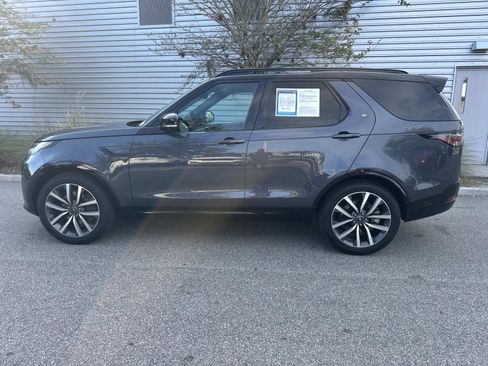 Used 2024 Land Rover Discovery Dynamic SE image 2