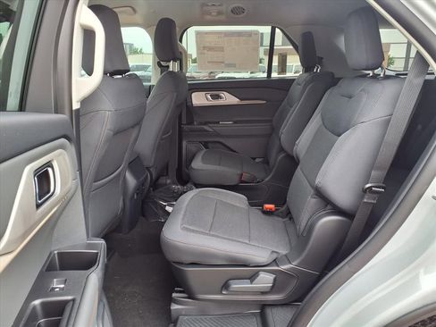 New 2026 Ford Explorer Active RWD image 26