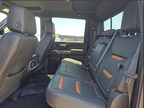 Used 2022 GMC Sierra 3500 AT4 w/ AT4 Preferred Package AWD/4WD image 4