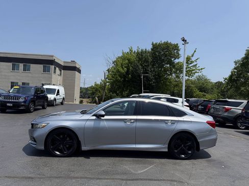 Used 2018 Honda Accord Touring image 5