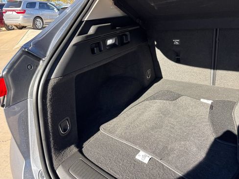 Used 2022 Buick Envision Essence w/ Technology Package I FWD image 45