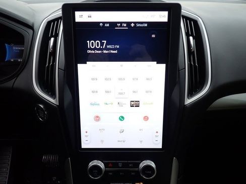 Used 2022 Ford Edge SE w/ Black Appearance Package image 28