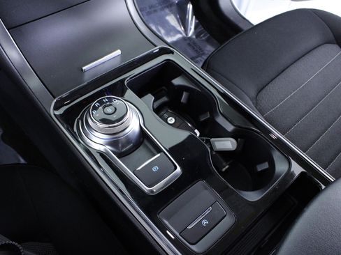 Used 2019 Ford Edge SE image 29