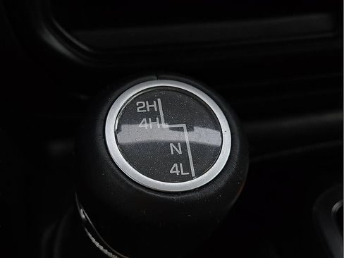 Used 2020 Jeep Wrangler Unlimited Sahara AWD/4WD image 29