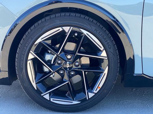 New 2025 Kia K4 GT-Line image 9