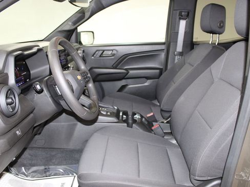Used 2024 Chevrolet Colorado W/T RWD image 18