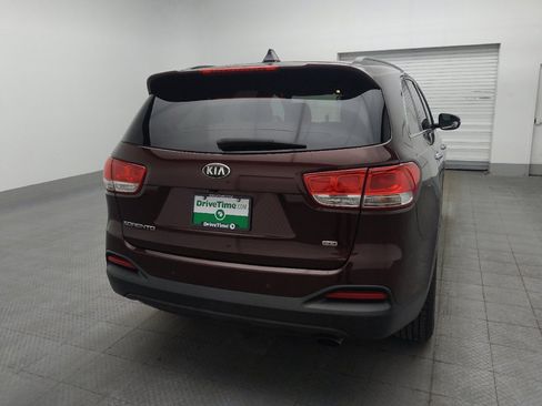 Used 2017 Kia Sorento FWD w/ LX Convenience Package image 7
