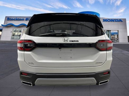 New 2025 Honda Pilot Touring image 4