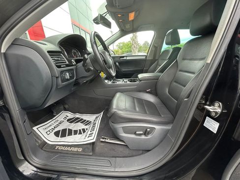 Used 2011 Volkswagen Touareg Sport AWD/4WD image 9