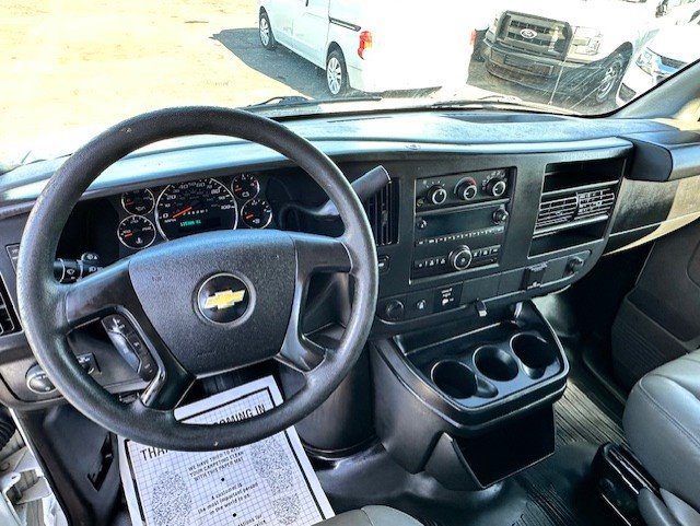 Used 2016 Chevrolet Express 2500 RWD image 12