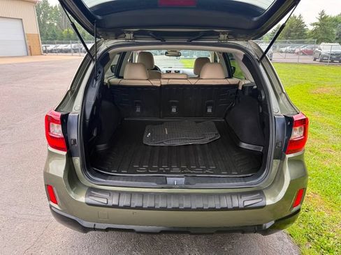 Used 2015 Subaru Outback 2.5i Limited AWD/4WD image 3