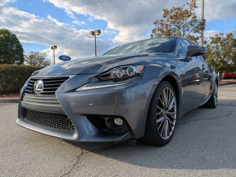 Used 2015 Lexus IS 250 w/ Navigation System Package image 8