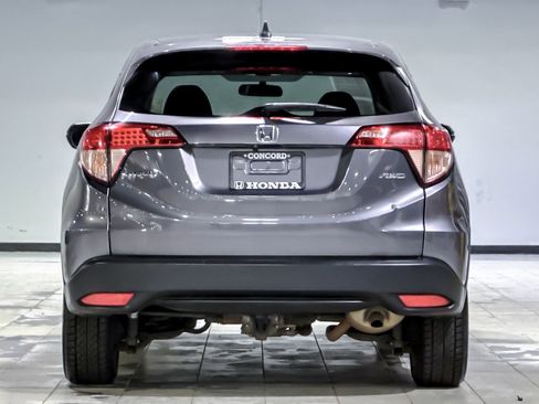 Used 2017 Honda HR-V EX image 9