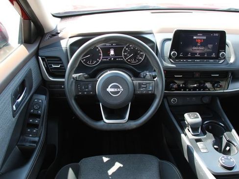Certified 2022 Nissan Rogue SV AWD/4WD image 16