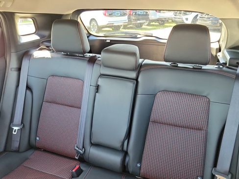 New 2026 Nissan Kicks SR image 12