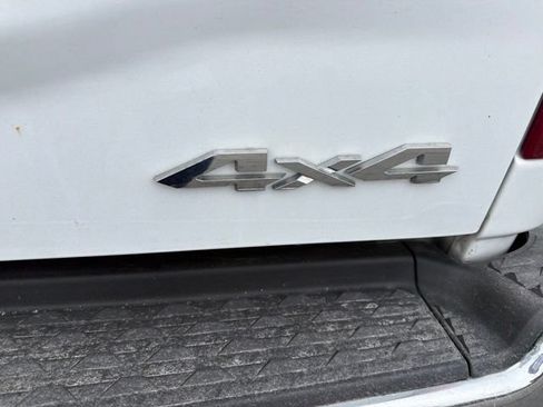 Used 2021 RAM 2500 Tradesman w/ Chrome Appearance Group AWD/4WD image 6