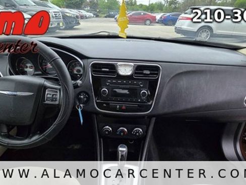 Used 2012 Chrysler 200 LX FWD image 17