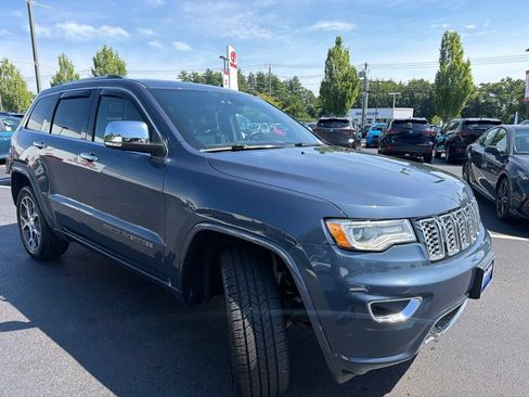 Used 2019 Jeep Grand Cherokee Overland AWD/4WD image 3