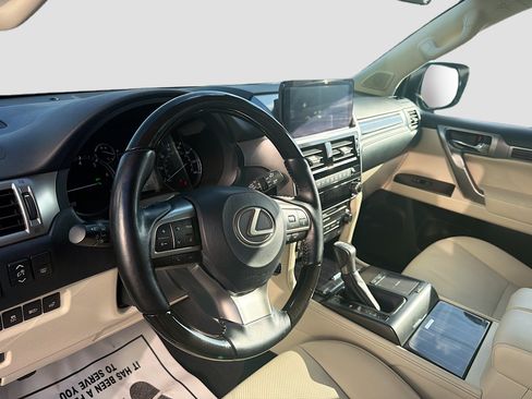 Used 2022 Lexus GX 460 Premium w/ Accessory Package AWD/4WD image 9