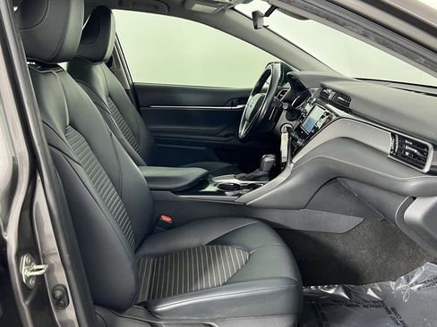 Used 2020 Toyota Camry SE image 13