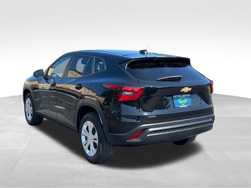 Certified 2024 Chevrolet Trax LS FWD image 5