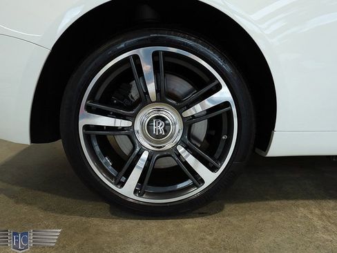 Used 2015 Rolls-Royce Wraith RWD image 35